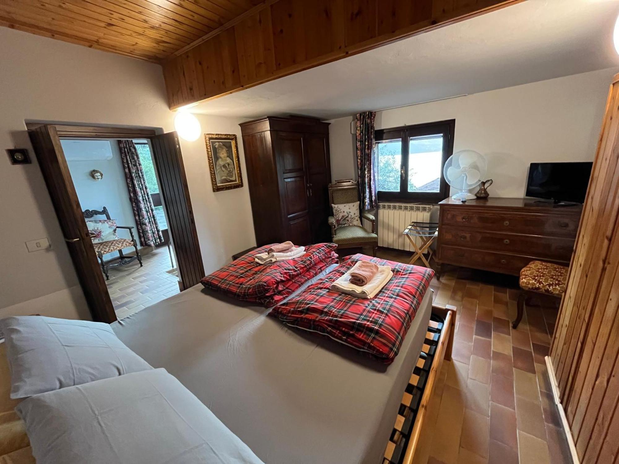 Suitecastlelakeview 3 Белано Екстериор снимка